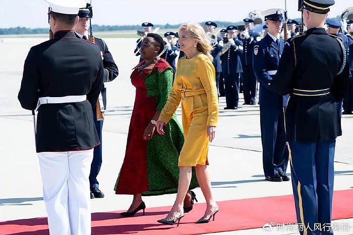 美国第一夫人欢迎肯尼亚总统夫妇！一身嫩黄裙，国宴菜品提前曝光 - 6