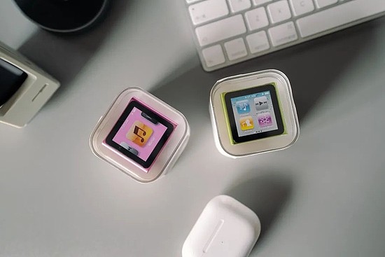 iPod nano 6，造型小巧且轻薄。｜图片来源于unsplash