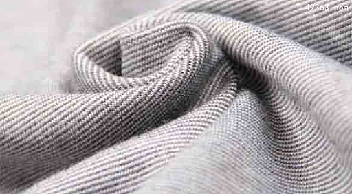 聚酯纤维和棉哪个好，棉贵还是聚酯纤维贵