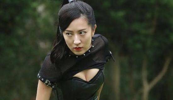 TVB《铁拳英雄》大boss浮出水面，吴家乐为角色操肌，监制发文称赞 - 1