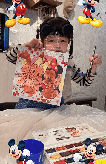 TVB视帝自认曾年少轻狂，3岁女儿变身小画家超可爱，越大越像妈妈 - 3