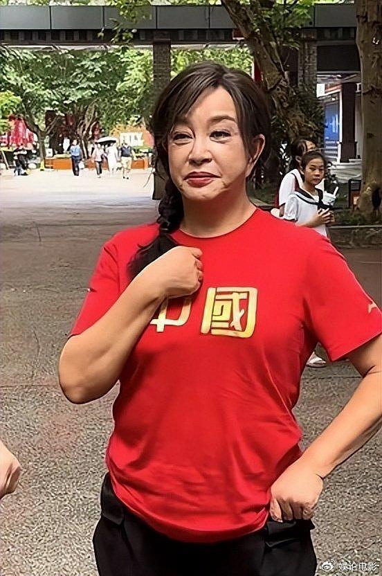 不要太离谱！狗仔爆料74岁的刘晓庆又离婚了，目前有八个男友？ - 10