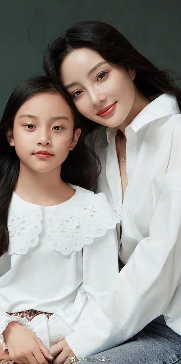 看了11岁甜馨和14岁王诗龄的近照，才明白李小璐和李湘的区别 - 4