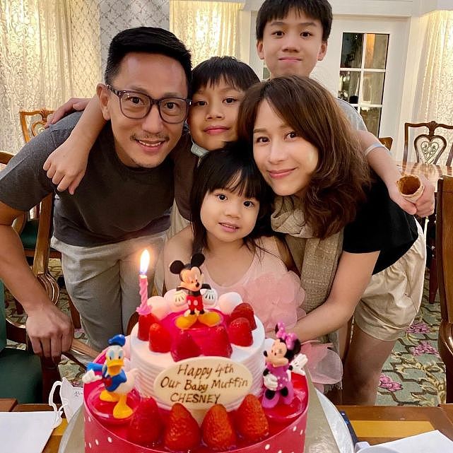 前TVB小花一家为女儿庆生 小寿星盼了1个多月的生日蛋糕终于到来 - 7