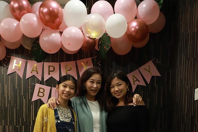 TVB女艺人生日获一家人齐聚庆祝 妹妹杨怡带宝贝女儿开心出镜 - 5