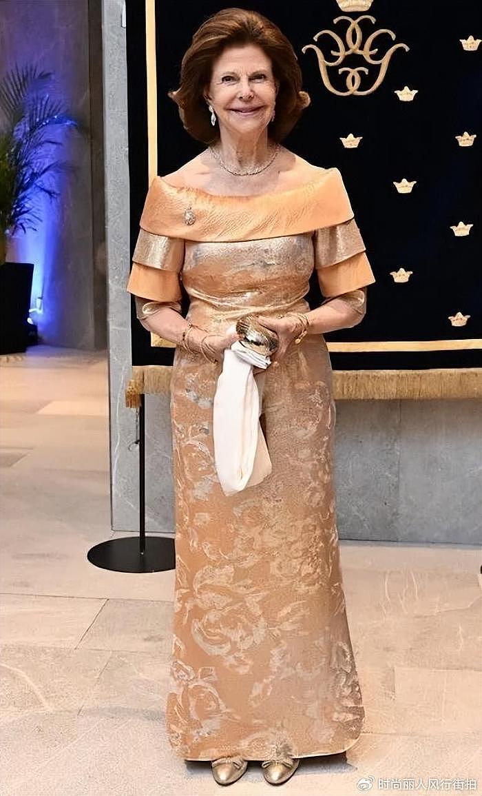 80岁瑞典王后访问墨西哥！穿橘子色礼裙身形纤细，满脸皱纹也优雅 - 6