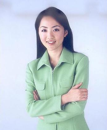 与初恋隐婚生子的杨丹，31岁成气象小姐，央视就职24年却非正式工 - 3