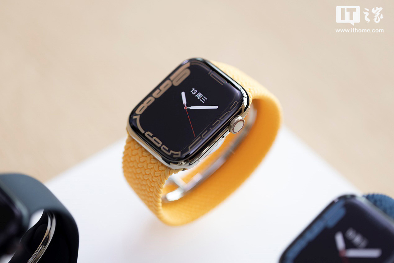 苹果公布Apple Watch 7快充兼容情况：5W以上PD协议即可 - 1