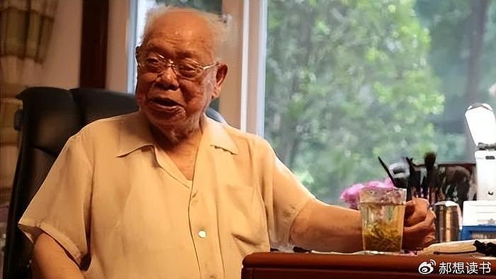《让子弹飞》作者马识途去世，享年110岁，老爷子文武双全了不起 - 10