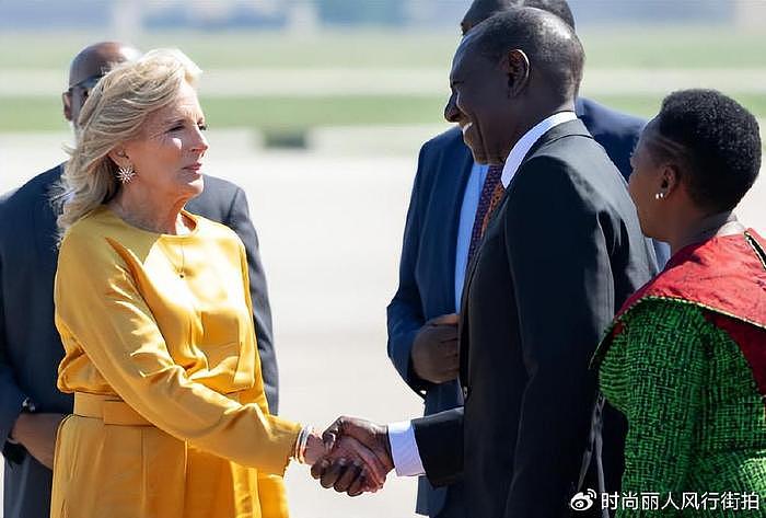 美国第一夫人欢迎肯尼亚总统夫妇！一身嫩黄裙，国宴菜品提前曝光 - 3
