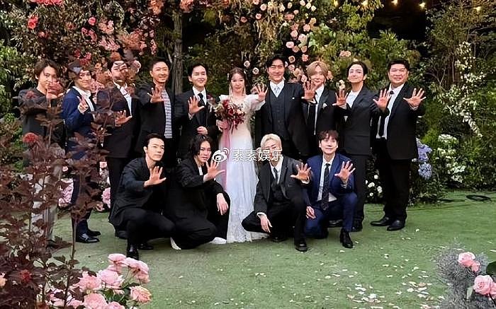 Super Junior在厉旭婚礼上合体，13人合影， 周觅和Henry也在现场 - 5