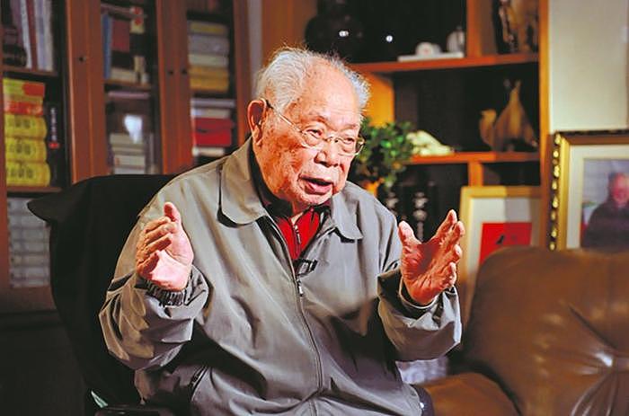 《让子弹飞》作者马识途去世，享年110岁，老爷子文武双全了不起 - 12