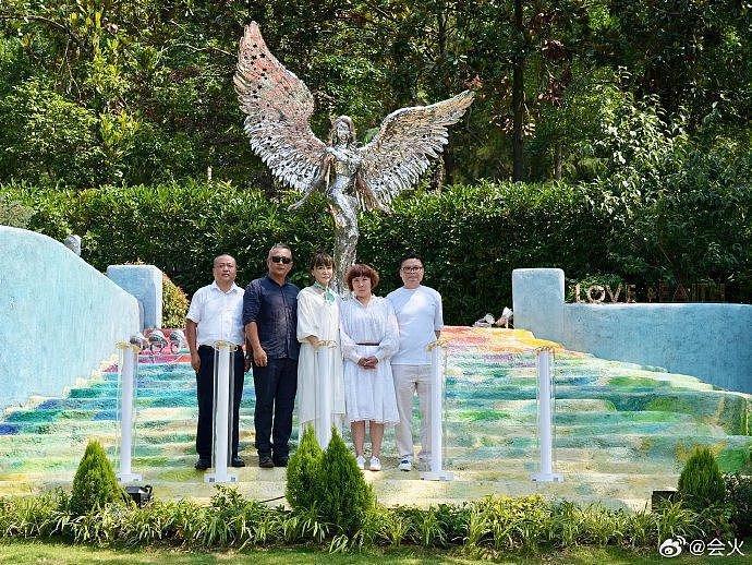 李玟艺术雕像在她出道30周年的今天揭幕… - 3