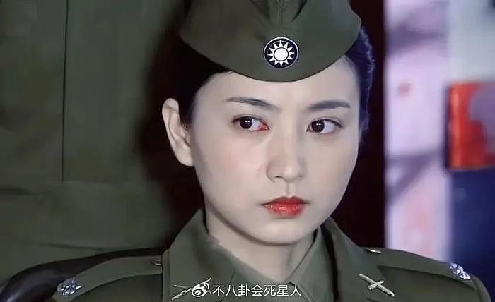 同样演“女军官”，把杨幂和王鸥俞飞鸿放在一起，差别就出来了 - 23