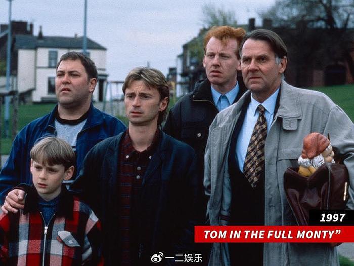英国演员汤姆·威尔金森去世，曾与成龙共同出演《尖峰时刻》 - 2