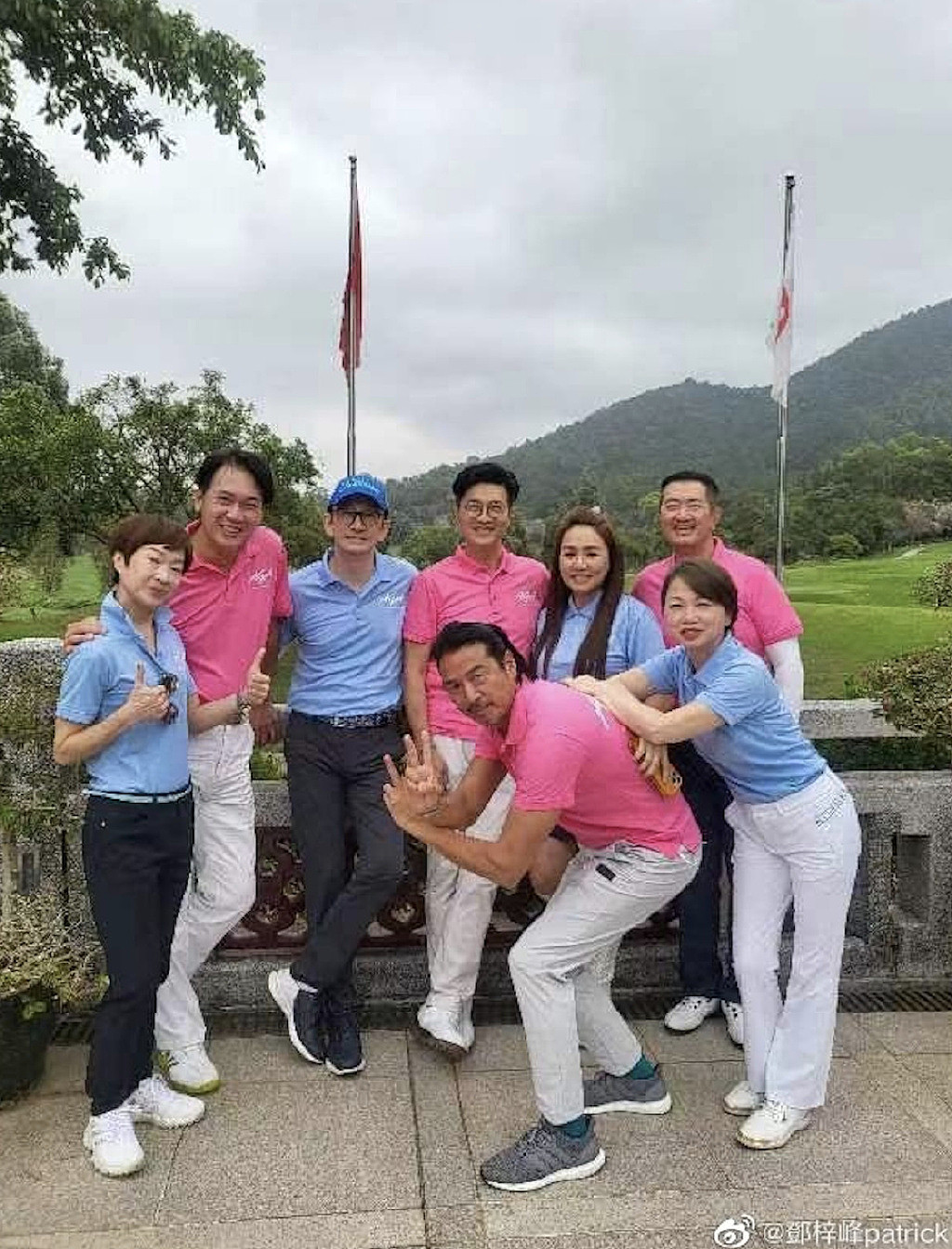 香港艺人集体赴中山打高尔夫，任达华罕露脸，被曝有意在当地买房 - 7