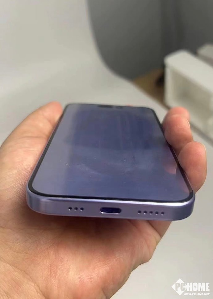 苹果iPhone 15 Pro铝板模型曝光：机身边框极窄 - 2