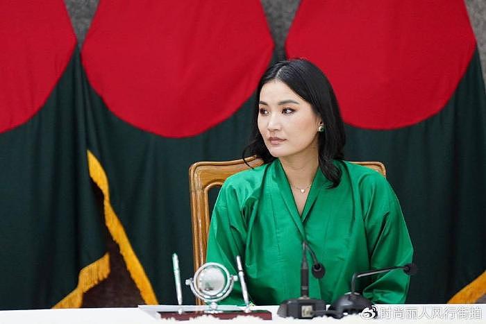 不丹王后一家三口访问孟加拉国！王后穿绿裙超美，8岁小王子萌翻 - 4