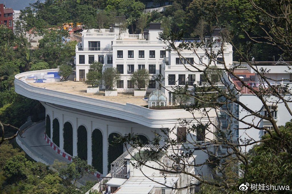 李兆基山顶大宅落成三年仍未入伙，已成香港最贵豪宅，月租202万 - 2