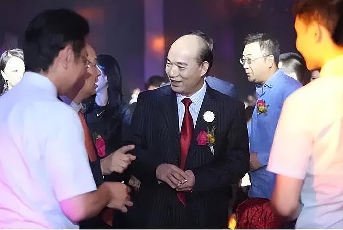 乔欣恋情曝光后续：男友被扒疑似富二代赖伯霖，两人被曝秘密结婚 - 9