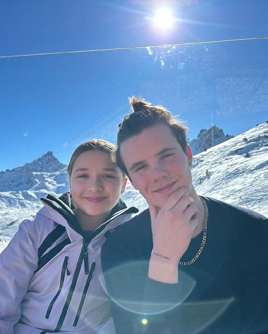 贝克汉姆一家阿尔卑斯山滑雪，11岁小七瘦下来了，美少女范十足 - 16