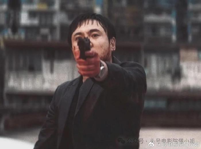 沈腾6年前黑帮片改名《逆鳞》上映！演大哥耍狠开枪，网友：想笑 - 11