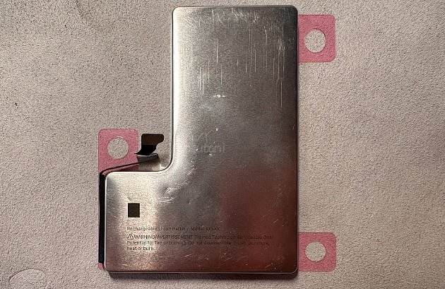 iPhone 16电池曝光，金属外壳能量密度提升 - 1