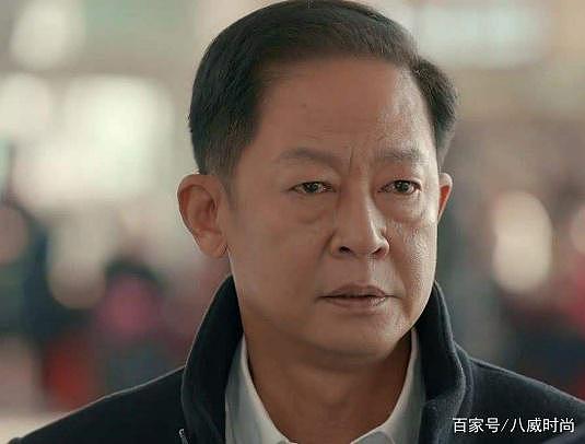 爸爸是著名影帝，妈妈是亿万富翁，可他却长成“最丑星二代” - 4