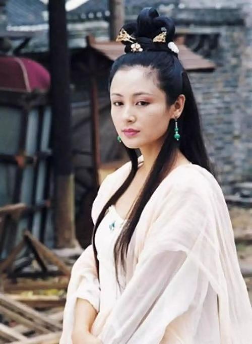 颜丹晨演的嫦娥最美，刘涛饰演的嫦娥像村姑，她饰演的嫦娥最经典 - 2