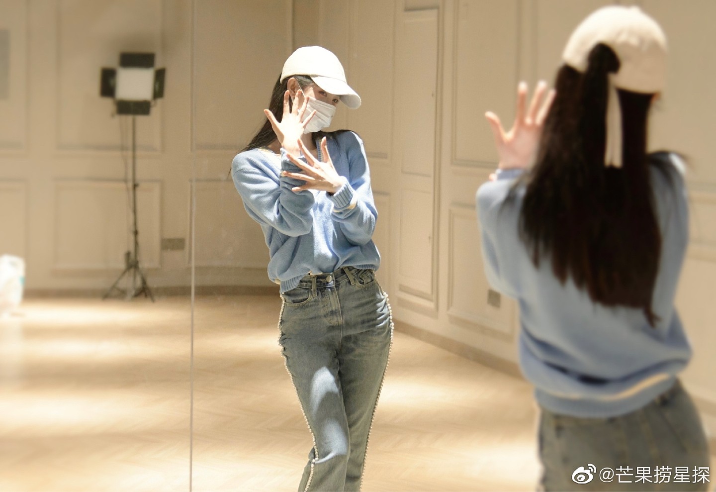 鞠婧祎晒出自己在舞蹈室的排练照片…… - 2