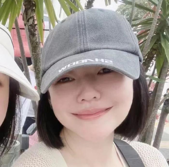 同样是全家出游，小S和大S状态完全不同，妹妹终于胜过了姐姐 - 3