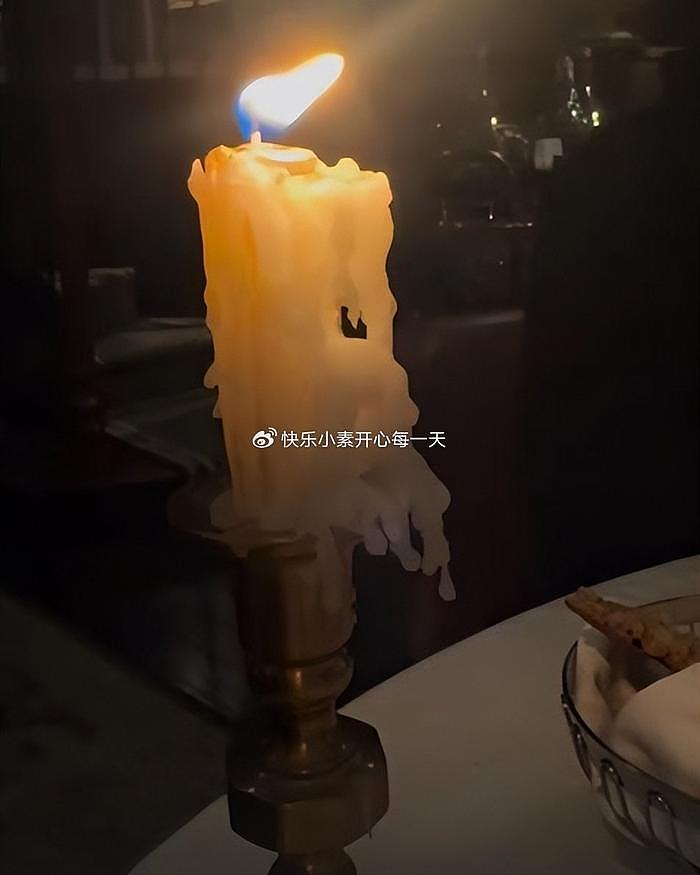 黄心颖给50岁老公庆生，点白蜡烛惹争议，夫妻搂抱开怀灿笑 - 6