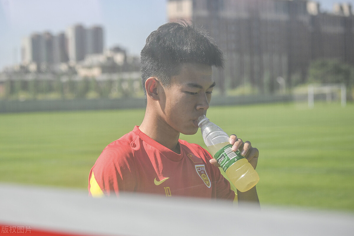 这是中国足球未来？曝18岁国青队长私生活混乱，猛料流出人设崩塌 - 4