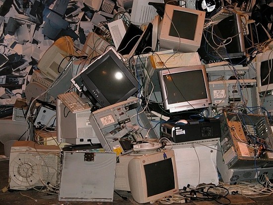 全球电子垃圾总量高达5700万吨，重量超过长城！ - 1