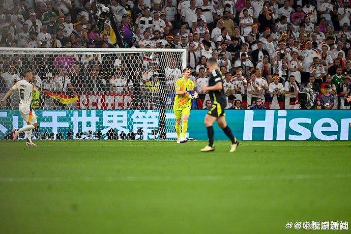 2022年卡塔尔世界杯，海信打出“中国第一 世界第二”广告语… - 3