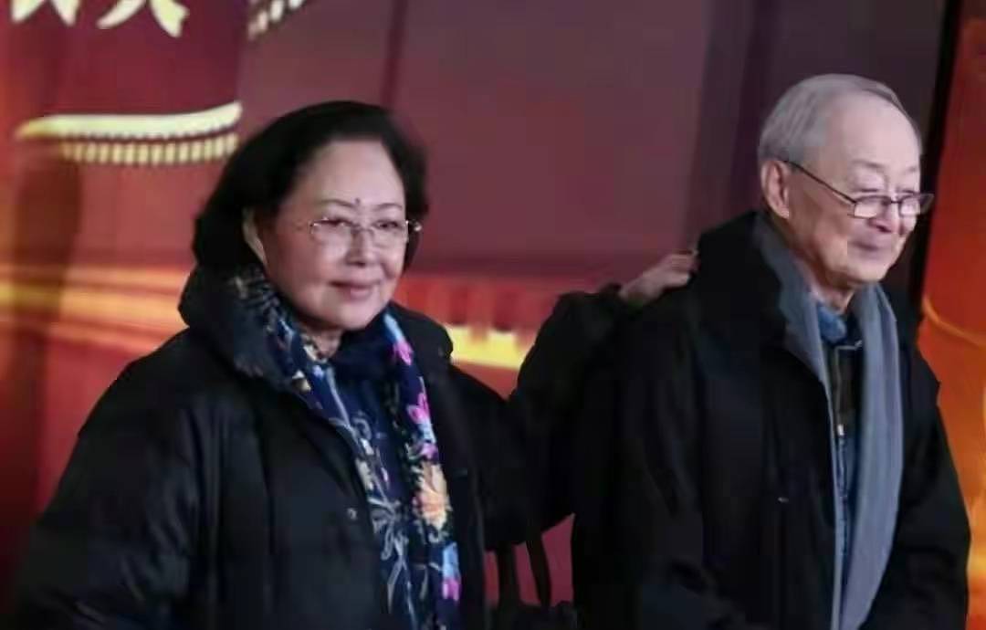 著名指挥家陈亮声患癌去世，享年89岁，临终前妻子斯琴高娃陪伴在侧 - 6