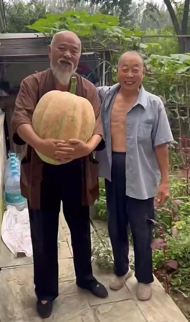 67岁老演员李琦近况曝光，在北京独栋小院养老，老态龙钟仍要跳绳 - 8