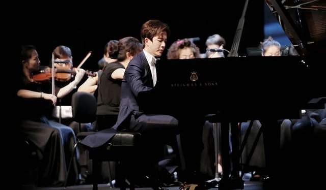 回顾钢琴王子李云迪走红之路，18岁夺冠肖邦国际大奖，21年后被抓 - 6