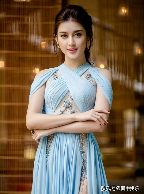 越南美女Nguyen，脸蛋漂亮，身材高挑婀娜 - 2