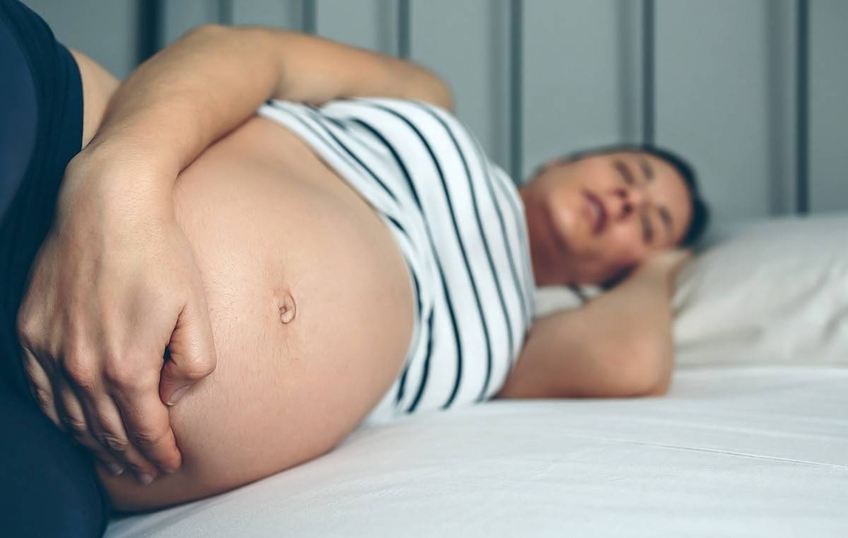 胎儿若在孕妈睡觉的时候不安分，可能是不舒服了，孕妈别不在意 - 6