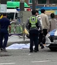 31岁韩女星抢黄灯发生车祸，当场撞人死亡，如今一审判决被罚8万 - 3