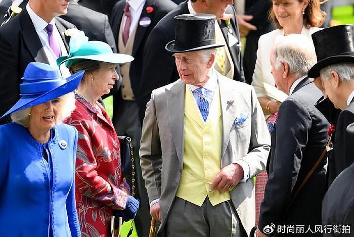 英王室赛马会第一天！卡米拉一身蓝色太风光，英国公主们都好惊艳 - 5