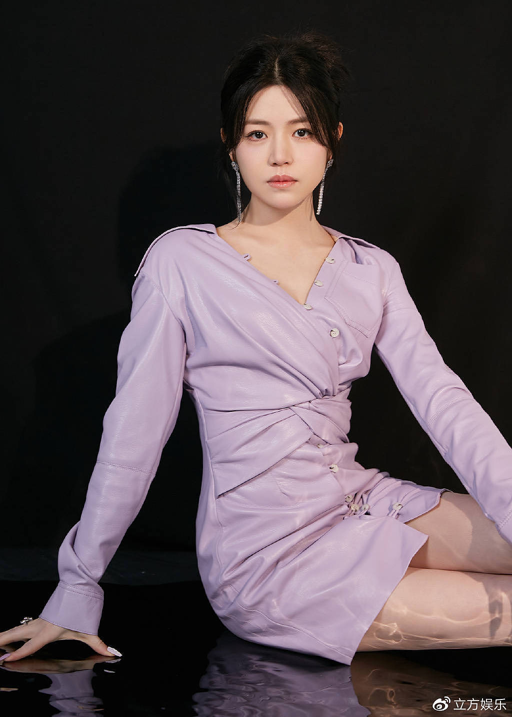 陈妍希穿紫色礼服端庄大气 流光溢彩释放浪漫气息 - 1