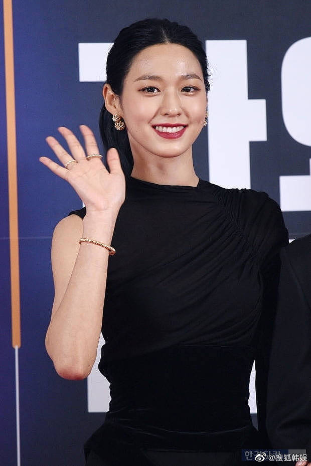 雪炫或将出演tvN新剧《杀人者的购物目录》女主！FNC表示：正在积极讨论中 - 1