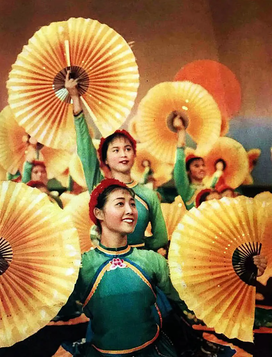 李少红母亲金淑琪逝世，曾执导大歌舞东方红，还拍摄了淮海战役 - 4