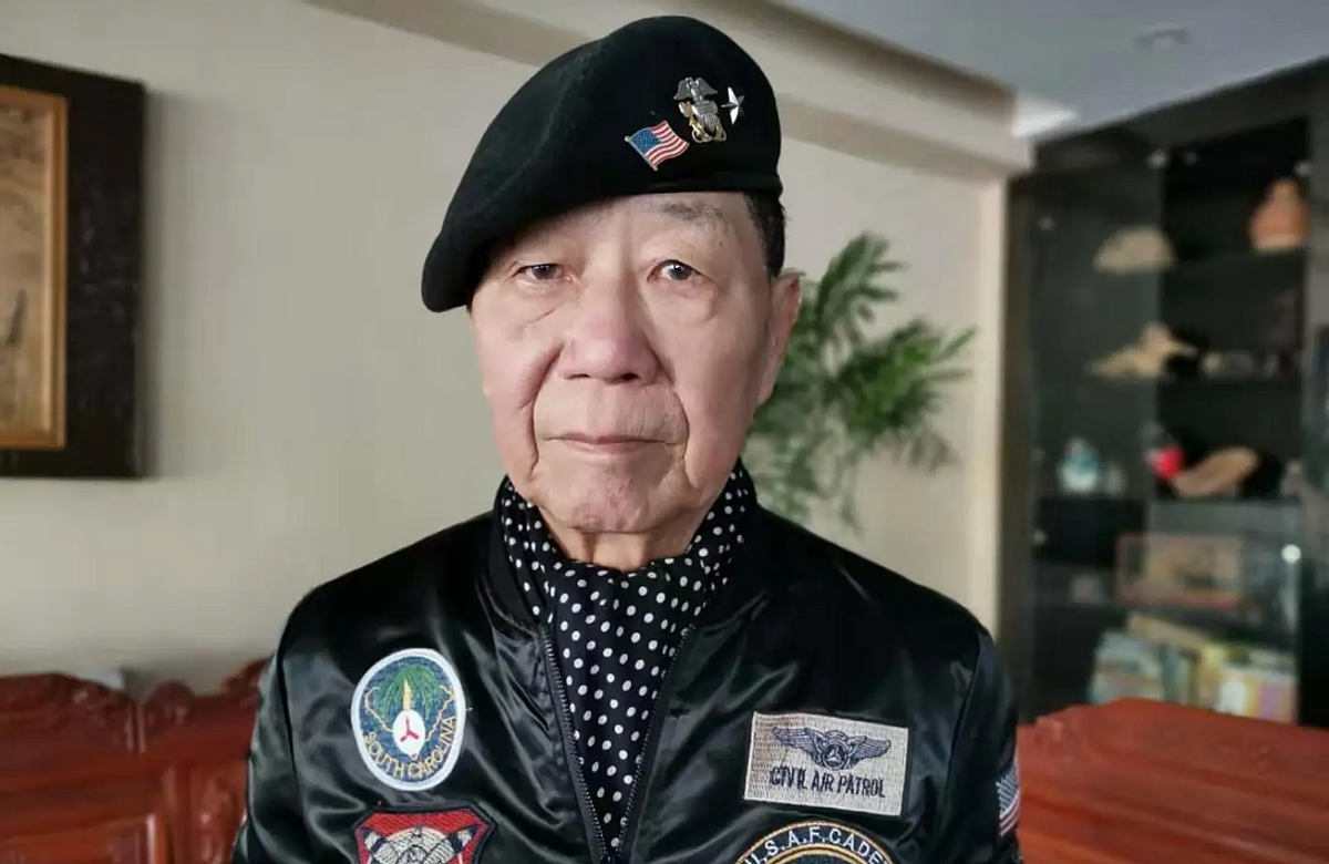 80岁导演张鹏翼患癌去世，曾与青年吴京合作，代表作有策马啸西风 - 1