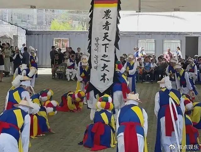 韩国“江陵端午祭”被群嘲，街头群魔乱舞，好好的端午过成中元节 - 8