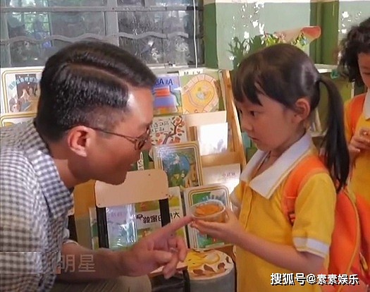 古天乐中秋节给学生们发月饼，将公益慈善进行到底 - 5