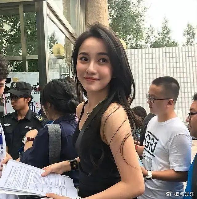 看到张艺谋的新女主角，再看王家卫的李宛妲，真是没对比就没伤害 - 3