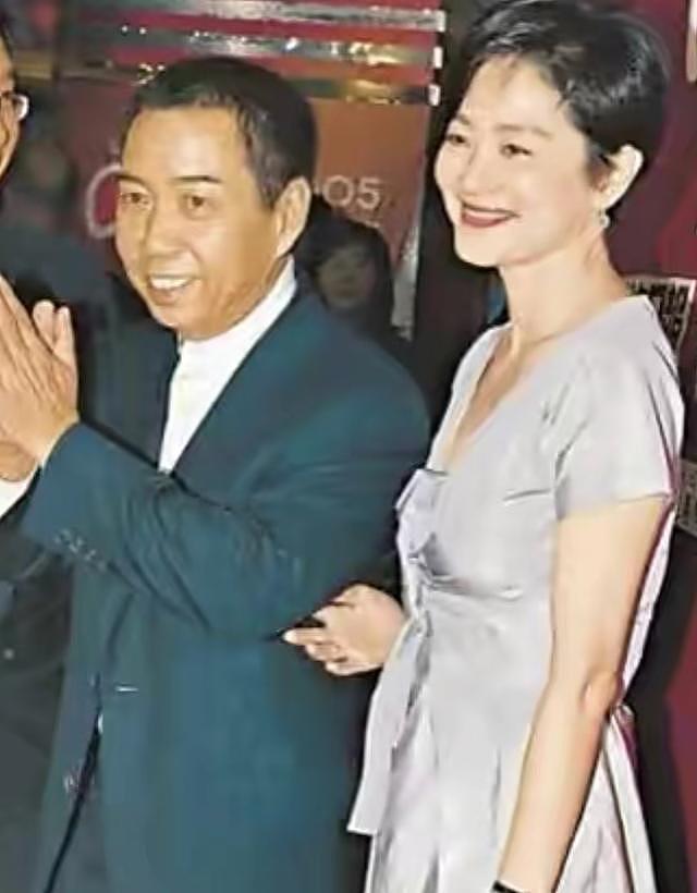 曝林青霞老公有私生子，养在上海多年，“情人”年轻貌美是其员工 - 8